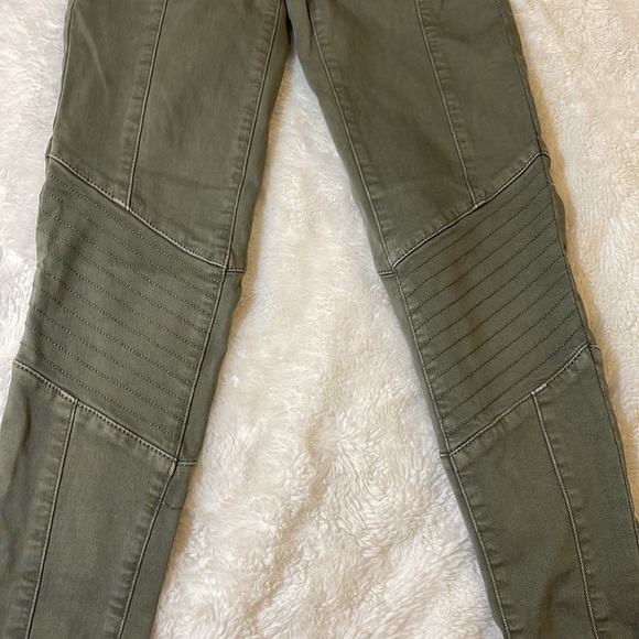 American Eagle Green Jeggings‎ - Picture 2 of 10